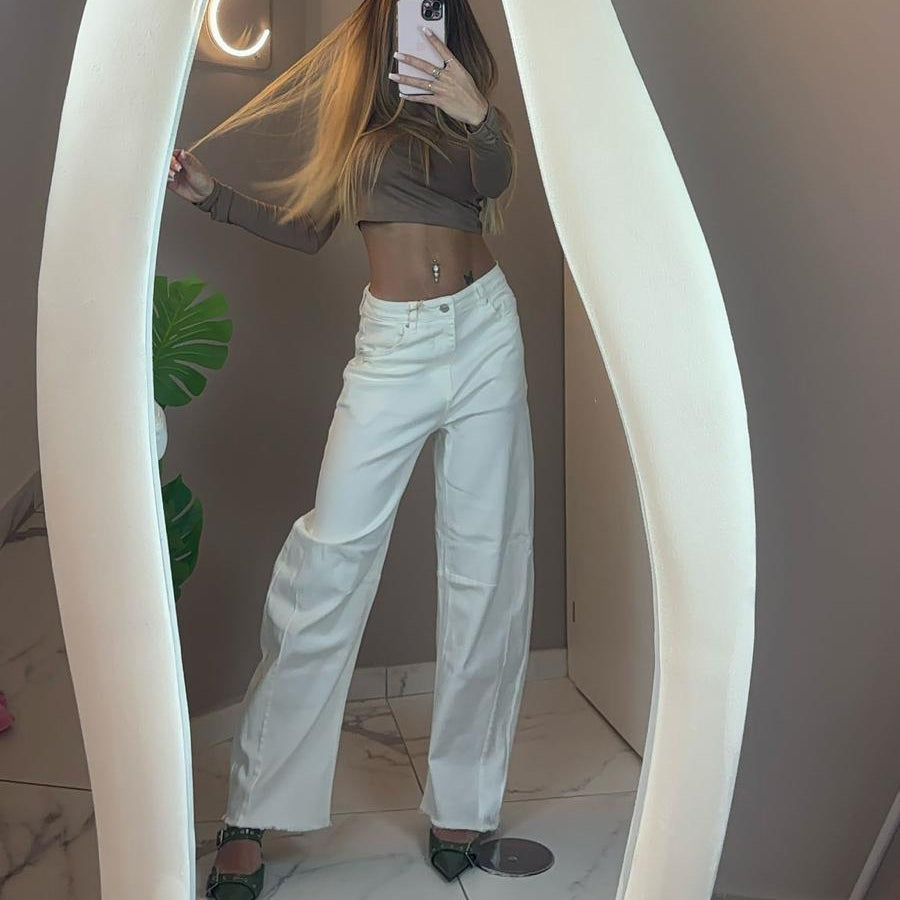 WHITE BALOON