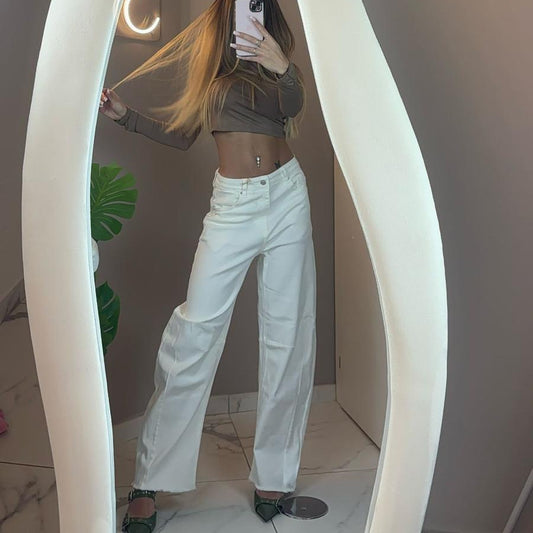 WHITE BALOON